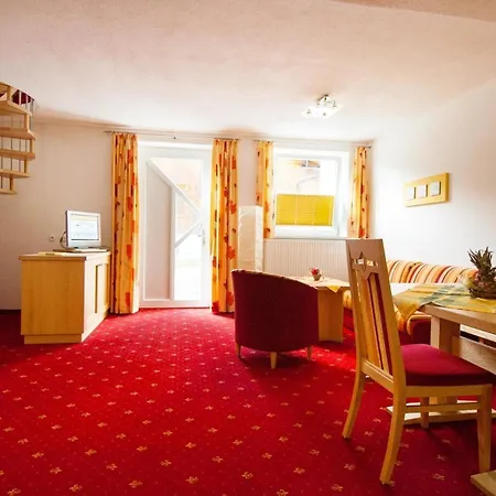 4 Sterne Appartementhotel Zugspitzhof - Mit 2 Schlafzimmer 3*