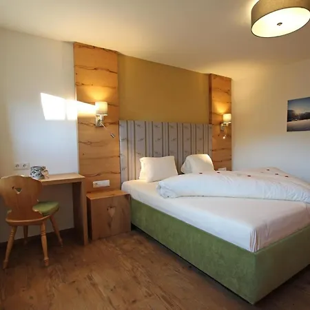4 Sterne Appartementhotel Zugspitzhof - Mit 2 Schlafzimmer 3* Ehrwald